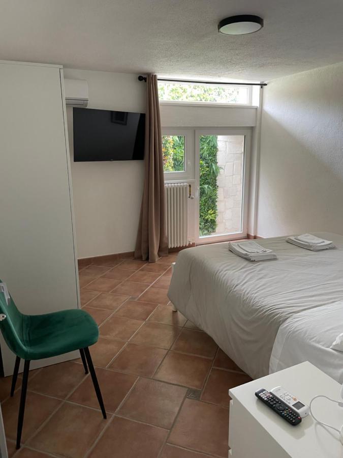 Apulian Way Apartment Torre A Mare Bagian luar foto